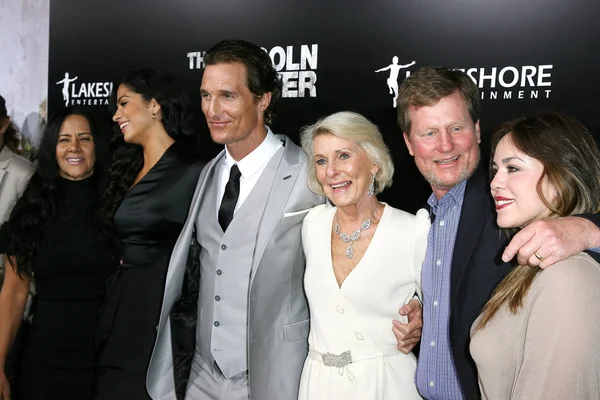 Matthew McConaughey and Camila Alves with His Mother Mary Kathle at "The L — Stock Photo, Image