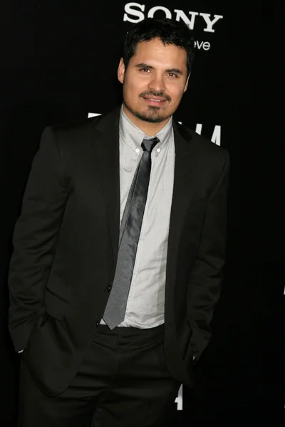 Michael Pena alla "Battaglia: Los Angeles" Los Angeles Premiere, Village Theatre, Westwood — Foto Stock