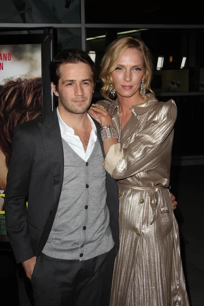 Michael Angarano e Uma Thurman alla "Cerimonia" Los Angeles Premiere, Arclight, Hollywood — Foto Stock