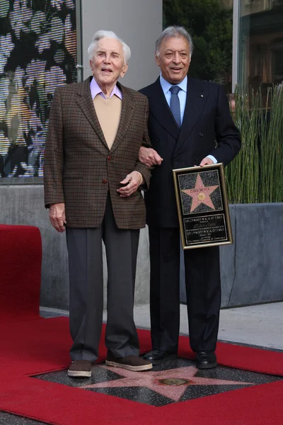 Kirk Douglas e Zubin Mehta allo Zubin Mehta Star sulla Hollywood Walk of Fame, Hollywood, CA. 03-01-11 — Foto Stock