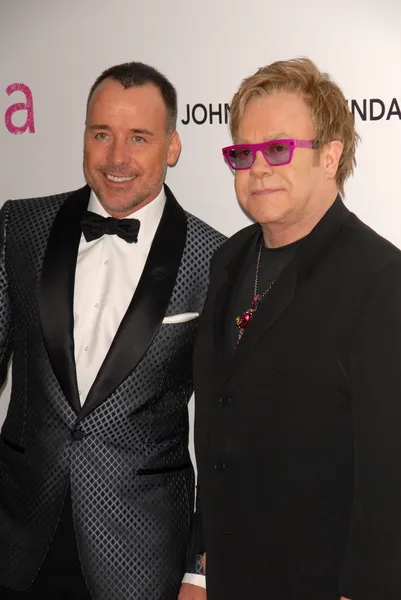 David Furnish y Elton John en la 19ª edición de Elton John Aids Foundation Academy Awards Viewing Party, Pacific Design Center, West Hollywood, CA. 02-27-11 — Foto de Stock