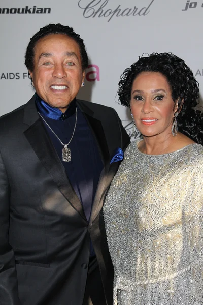 Smokey Robinson and wife Frances — Stock Photo, Image