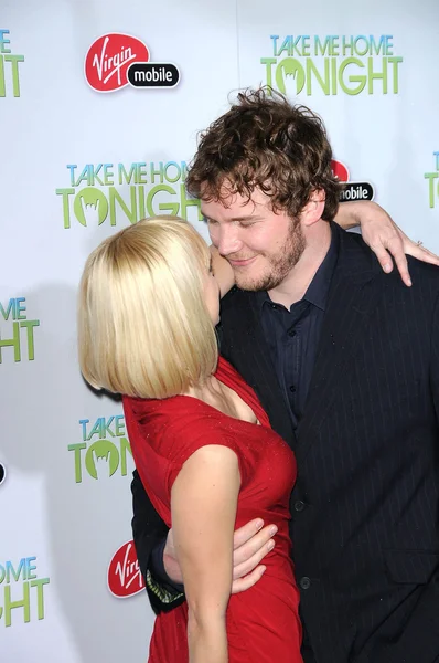 Anna Faris and Chris Pratt — Stock Photo, Image