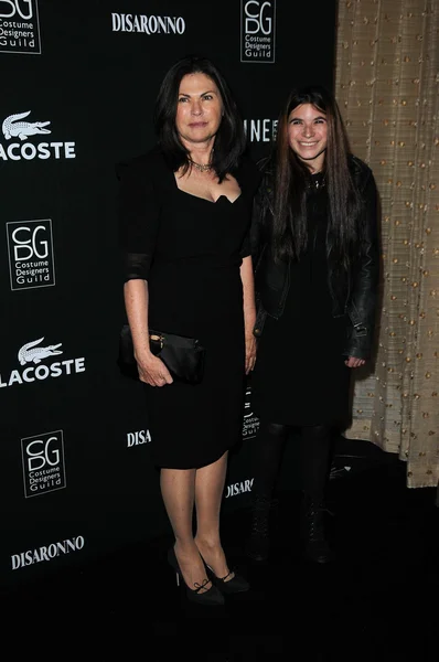 Colleen Atwood and Daughter (em inglês) no 13th Annual Costume Designers Guild Awards, Beverly Hilton Hotel, Beverly Hills, CA. 02-22-11 — Fotografia de Stock