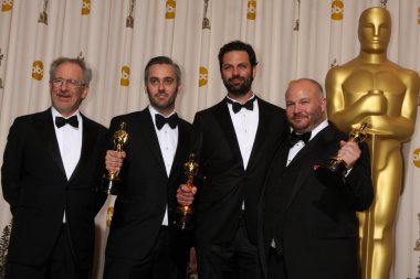 Steven spielberg, emile sherman, Iain konserve ve gareth Yaşaroğlu