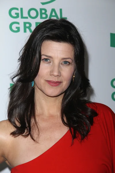 Daphne zuniga på global green usa 8 årliga pre-oscar party, avalon, hollywood, ca. 02-23-11 — Stockfoto