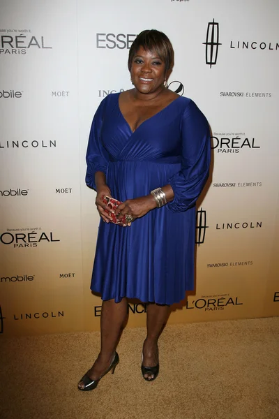 Loretta devine beim 4. jährlichen Essence Black Women in hollywood lunch, beverly hills hotel, beverly hills, ca. 24-02-11 — Stockfoto