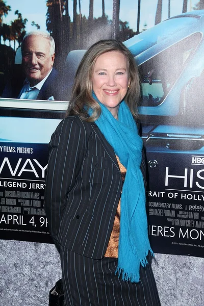Catherine o ' Hara på HBO: s "hans sätt" Los Angeles Premiere, Paramount Studios, Hollywood, ca 03-22-11 — Stockfoto