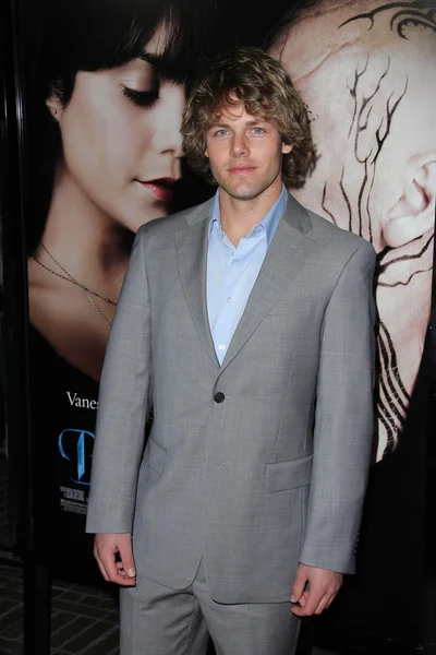 Lachlan Buchanan in de "Beastly" Los Angeles Premiere, Pacific Theatre, Los Angeles, ca. 02-24-11 — Stockfoto