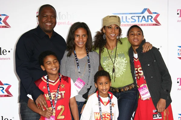 Rodney Peete and Holly Robinson Peete with Family — Stock Photo, Image