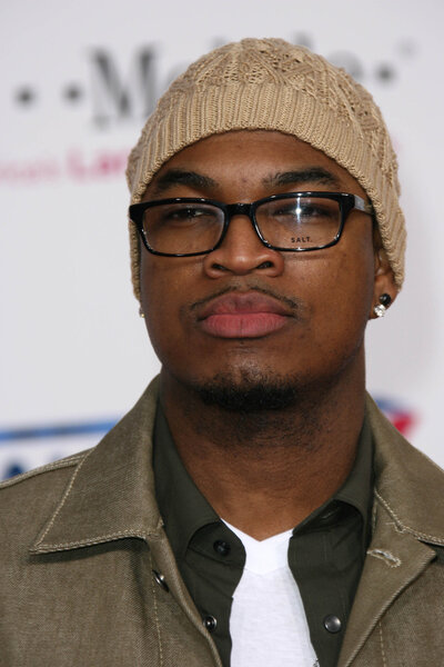Ne-Yo на Матче всех звёзд НБА 2011, Стэйплс-центр, Лос-Анджелес, Калифорния 02-20-11
