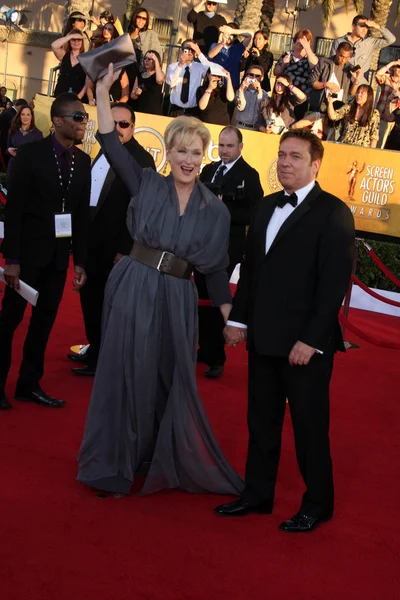 Meryl Streep at the 18th Annual Screen Actors Guild Awards Arrivals, Shrine Auditorium, Los Angeles, CA 01-29-12 — Stock Photo, Image