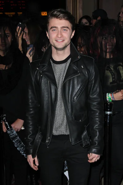 Daniel Radcliffe at "The Woman In Black" Black Carpet Screening, Pacific Theaters, Los Angeles, CA 02-02-12 — Stock Photo, Image