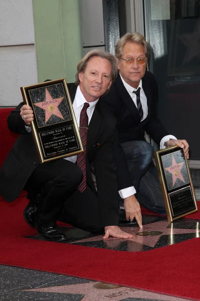 Dewey Bunnell, Gerry Beckley all'America Star on the Walk of Fame Ceremony, Hollywood, CA 02-06-12 — Foto Stock