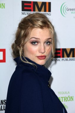 Alison Sudol
