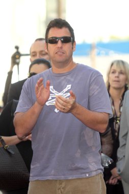 adam sandler jennifer aniston yıldızı Hollywood at walk of fame, hollywood, ca 02-22-12