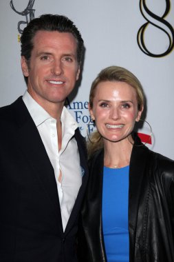 Gavin newsom, jennifer siebel newsom west coast, premiere okuma 