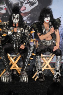 Gene simmons, öpücük & motley crue basın konferansı, roosevelt hotel, hollywood, ca 03 20 12