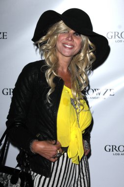 nadeea growze los angeles, growze butik, los angeles, ca 03 20 12 denize indirmek olay