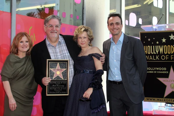 Nancy Cartwright, Matt Groening, Yeardley Smith, Hank Azaria en el Matt Groening Star en la ceremonia del Paseo de la Fama de Hollywood, Hollywood, CA 02-14-12 —  Fotos de Stock