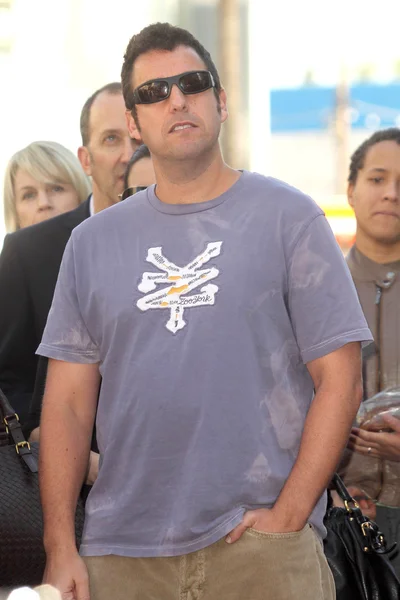 Adam Sandler no Jennifer Aniston Star na Calçada da Fama de Hollywood, Hollywood, CA 02-22-12 — Fotografia de Stock