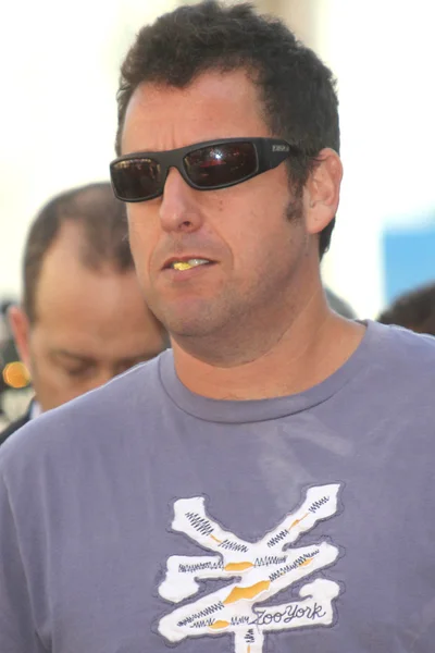 Adam Sandler at the Jennifer Aniston Star on the Hollywood Walk Of Fame, Hollywood, CA 02-22-12 — Stock Photo, Image