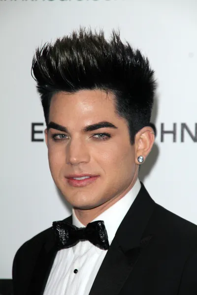 Adam Lambert en la 20ª edición de los premios de la Academia Elton John AIDS Foundation Viewing Party, West Hollywood Park, West Hollywood, CA 02-26-12 —  Fotos de Stock