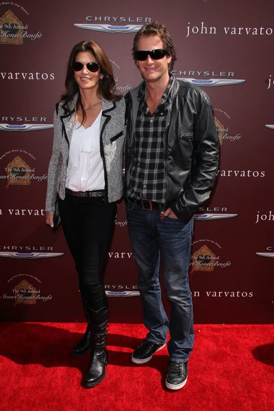 Cindy Crawford, Rande Gerber at the John Varvatos 9th Annual Stuart House Benefit, John Varvatos Boutique, West Hollywood, CA 03-11-12 — ストック写真