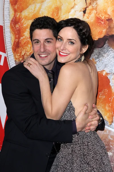 Jason Biggs, Jenny Mollen at the "American Reunion" Los Angeles Premiere, Chinese Theater, Hollywood, CA 03-19-12 — Stock Photo, Image