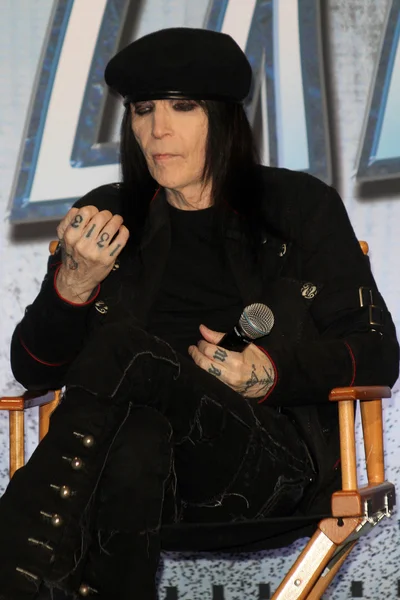 Mick Mars na KISS & Motley Crue Press Conference, Roosevelt Hotel, Hollywood, CA 03-20-12 — Fotografia de Stock