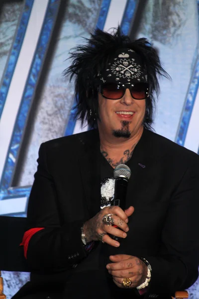 Nikki Sixx en la conferencia de prensa de KISS & Motley Crue, Roosevelt Hotel, Hollywood, CA 03-20-12 —  Fotos de Stock