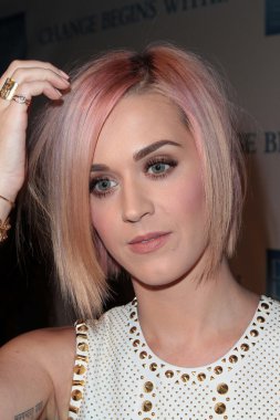 Katy perry 3 yıllık 
