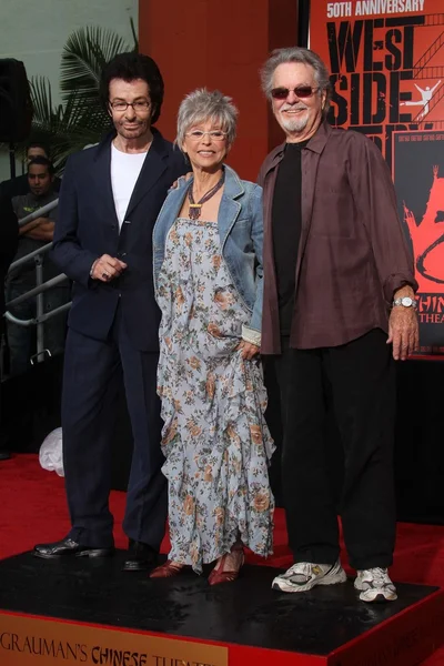 George Chakiris, Rita Moreno i Russ Tamblyn w "West Side Story" Cast Hand i Footprint ceremonia, Chiński Teatr, Hollywood, CA 11-15-11 — Zdjęcie stockowe