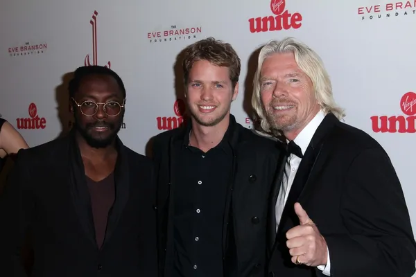 Will.i.am, richard branson i syn sam branson — Zdjęcie stockowe