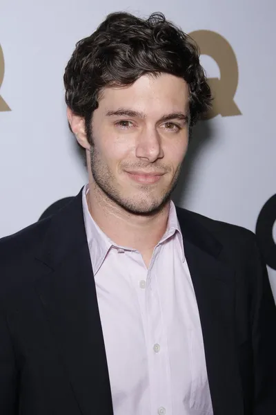 Adam brody op de 16e jaarlijkse gq mannen van de jaarviering, chateau marmont, los angeles, ca 11-17-11 — Stockfoto