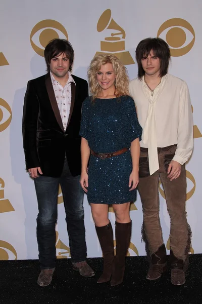 Neil Perry, Kimberly Perry, Reid Perry no Grammy Nominations Concert Live, Nokia Theater, Los Angeles, CA 11-30-11 — Fotografia de Stock