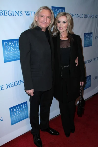 Joe Walsh, Marjorie Bach no 3rd Annual "Change Begins Within" Benefit Celebration, Los Angeles Times Central Court, Los Angeles, CA 12-03-11 — Fotografia de Stock