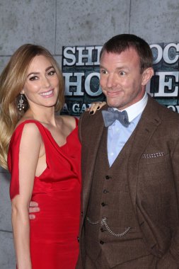 Jacqui Ainsley ve Guy Ritchie at 