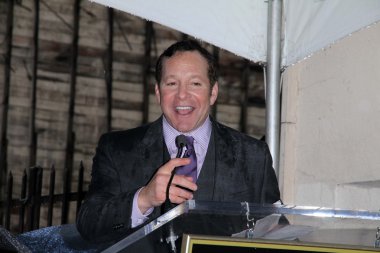 Steve Guttenberg