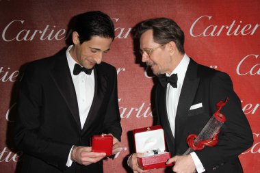 Adrien Brody ve Gary Oldman, 23. Geleneksel Palm Springs Uluslararası Film Festivali Galası, Palm Springs Kongre Merkezi, Palm Springs, CA 01-07-12