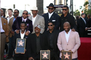 jimmy Jam, terry lewis, kenny edmonds, shawn stockman, michael mccary, wanya morris ve nathan morris boyz II men yıldızı hollywood walk şöhret töreni, hollywood, ca 01-05-12 tarihinde