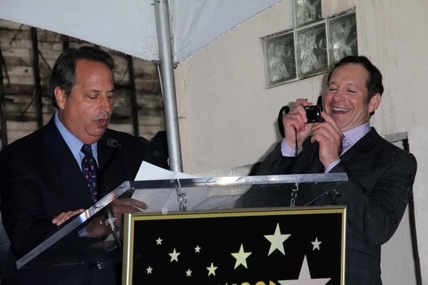 Jon Lovitz és Steve Guttenberg — Stock Fotó