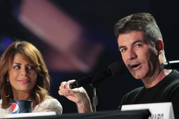 Paula abdul i simon cowell — Zdjęcie stockowe