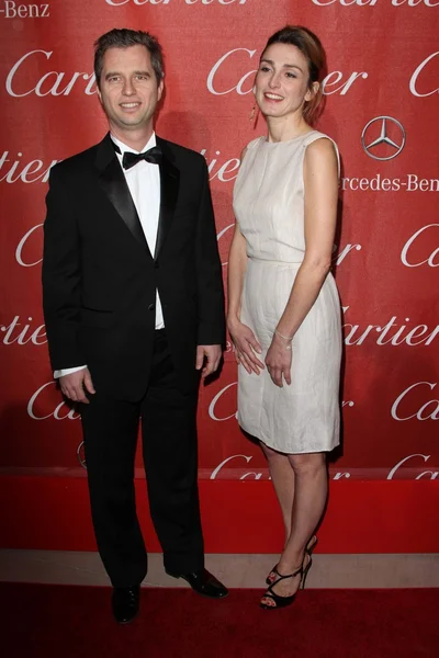 Julie Gayet en la 23ª Gala Anual del Festival Internacional de Cine de Palm Springs, Palm Springs Convention Center, Palm Springs, CA 01-07-12 —  Fotos de Stock