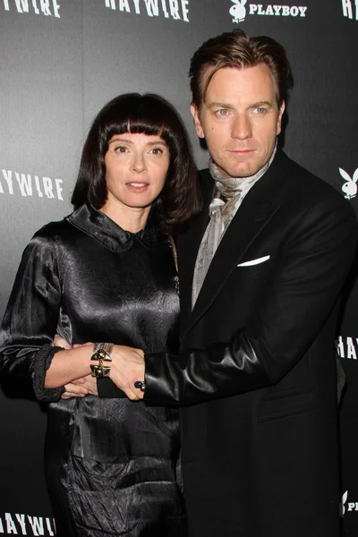 Ewan McGregor y Eve Mavrakis en el "Haywire" Los Angeles Premiere, Directors Guild Of America, Los Angeles, CA 01-05-12 — Foto de Stock