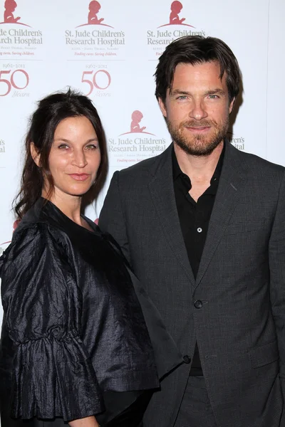 Amanda Anka, Jason Bateman — Stockfoto