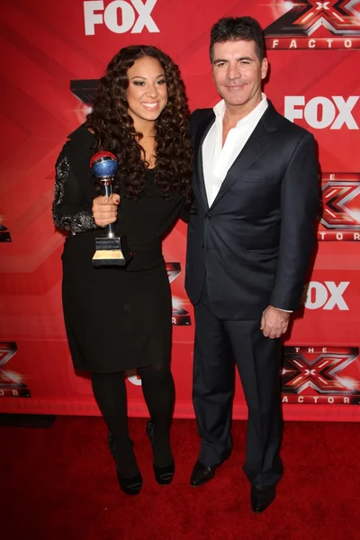 Melanie Amaro e Simon Cowel no The X Factor Season Finale, CBS Television City, Los Angeles, CA 12-22-11 — Fotografia de Stock