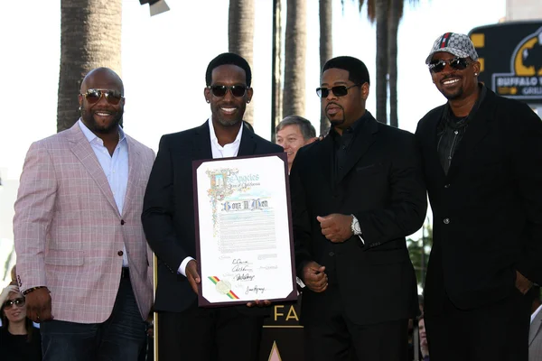 Nathan Morris, Shawn Stockman, Wanya Morris and Michael McCary at the Boyz II Men Star On The Hollywood Walk Of Fame Ceremony, Hollywood, CA 01-05-12 — Stock Photo, Image