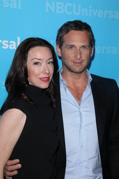 Molly Parker, Josh Lucas at the NBCUNIVERSAL Press Tour All-Star Party, The Athenaeum, Pasadena, CA 01-06-12 — Stock Photo, Image