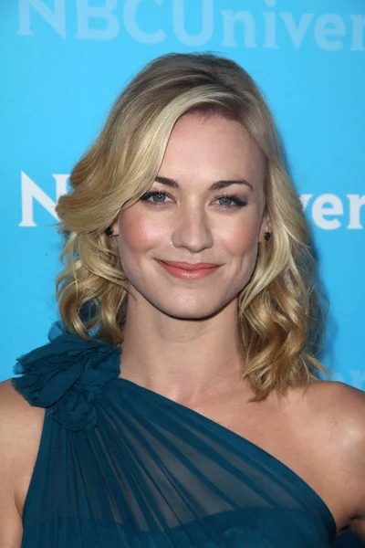 Yvonne Strahovski — Stock Photo, Image